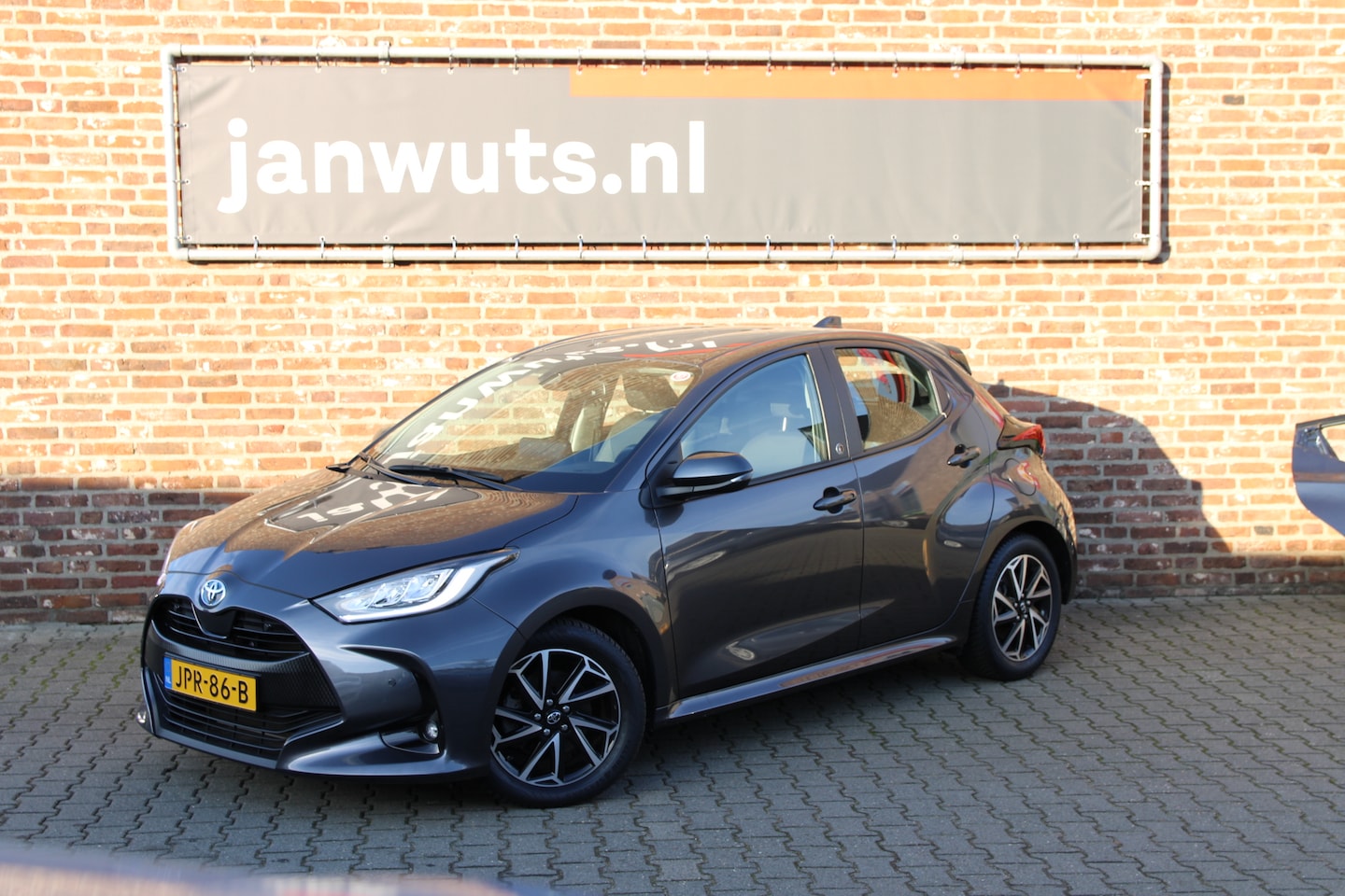 Toyota Yaris - 1.5 Hybrid Dynamic + Comfort Pack - AutoWereld.nl
