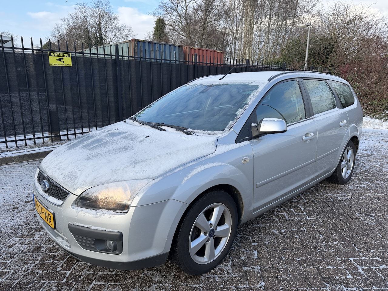 Ford Focus Wagon - 1.8-16V Ambiente Flexifuel Airco/Cruise/Stoelverw/LMV/PDC/Trekhaak - AutoWereld.nl