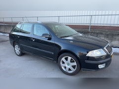 Skoda Octavia Combi - 1.6 FSI Elegance Bns Xenon Navi Klima