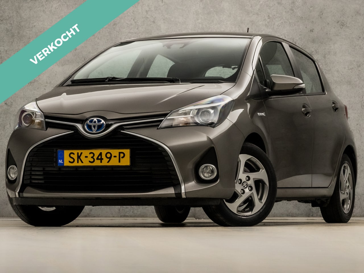 Toyota Yaris - 1.5 Hybrid Sport Automaat (NAVIGATIE, CLIMATE, CAMERA, STOELVERWARMING, SPORTSTOELEN, BLUE - AutoWereld.nl