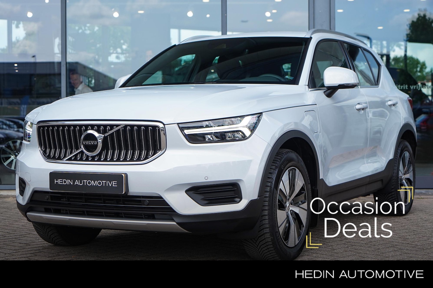 Volvo XC40 - 1.5 T5 Recharge Inscription Expression | Parkeersensoren Voor & Achter + Camera | Adaptiev - AutoWereld.nl