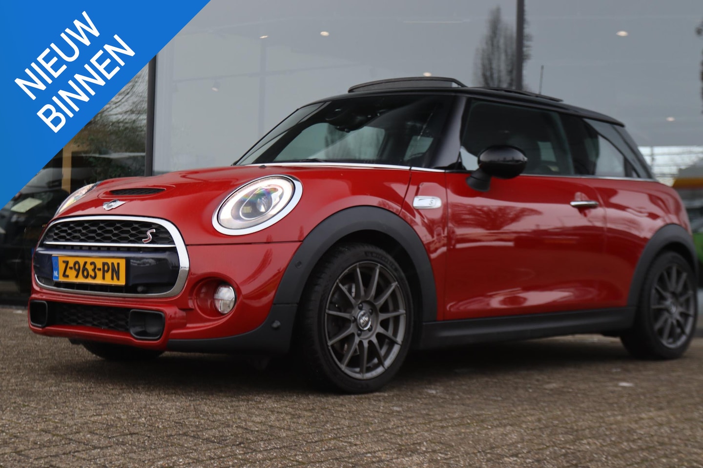 MINI Cooper S - 2.0 192PK CHILI SERIOUS BUSINESS AUT. | JCW | PANO | HARMAN\KARDON | ACC | UNION JACK | LE - AutoWereld.nl