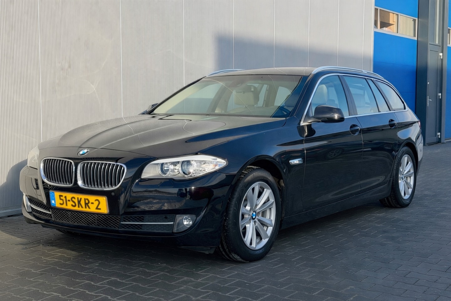 BMW 5-serie Touring - 520i High Exe | Pano | Xenon | Leer ! - AutoWereld.nl
