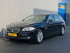 BMW 5-serie Touring - 520i High Exe | Pano | Xenon | Leer