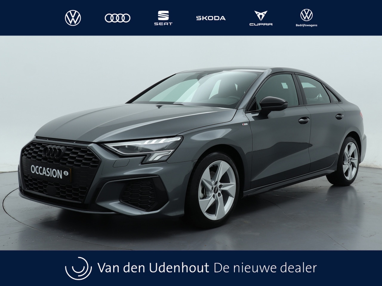 Audi A3 Limousine - 30 TFSI S-Line edition | Zwart optiek | LMV | PDC | Navigatie | Carplay | Zwart optiek | L - AutoWereld.nl