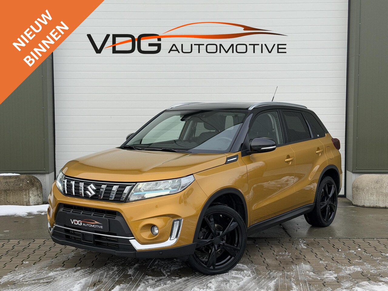 Suzuki Vitara - 1.4 BOOSTERJET Hybrid Style 4x4 Allgrip / Panoramadak / 19" LM / Camera / Alcantara / Carp - AutoWereld.nl