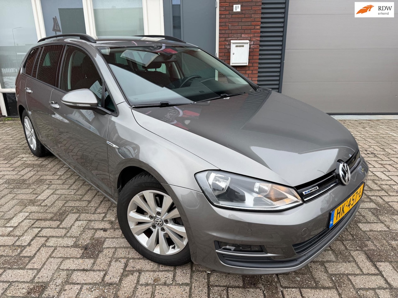 Volkswagen Golf Variant - 1.0 TSI Business Edition Connected / Camera / Navi / PDC - AutoWereld.nl