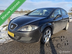SEAT Leon - 2.0 FSI Reference LICHTE VOORSCHADE INRUILKOOPJE
