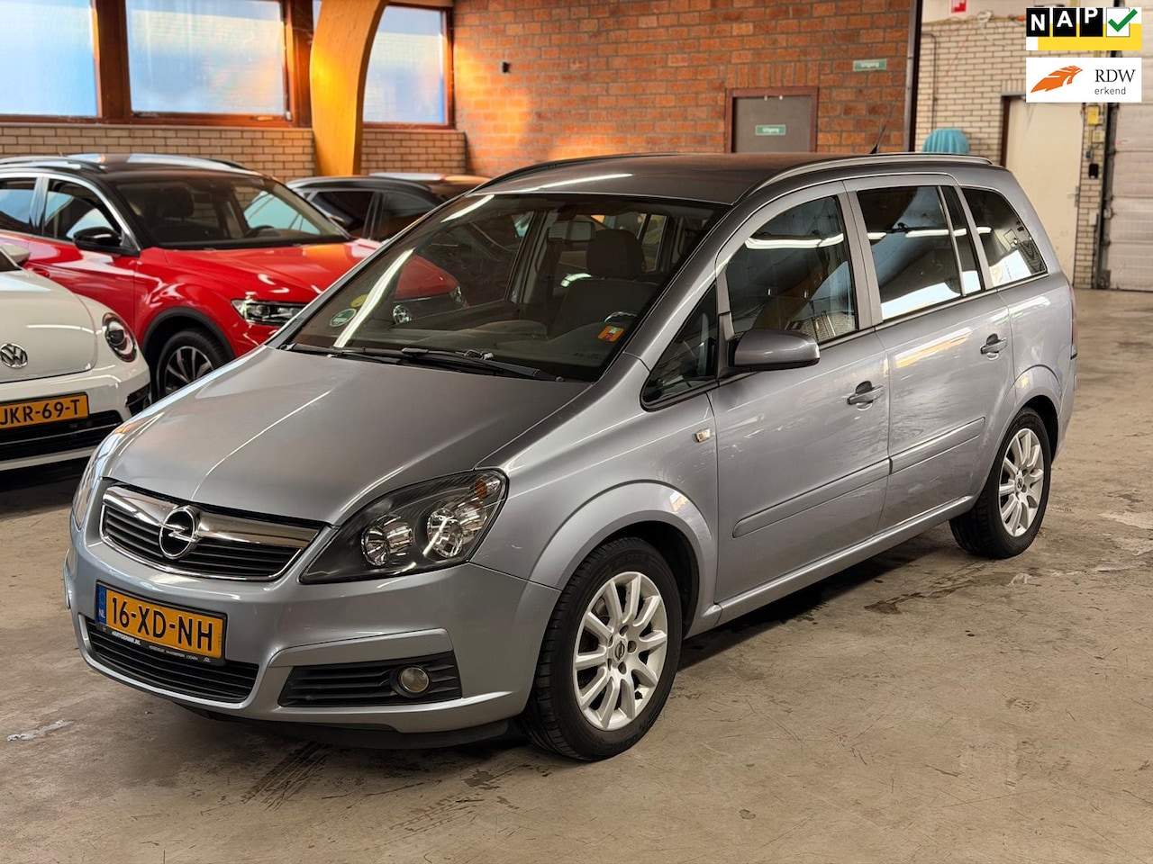 Opel Zafira - 1.6 Temptation 7-persoons Airco Trekhaak Elek pakket - AutoWereld.nl