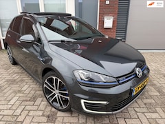 Volkswagen Golf - 1.4 TSI GTE / Pano / Leder / Navi / Camera / DAB / PDC