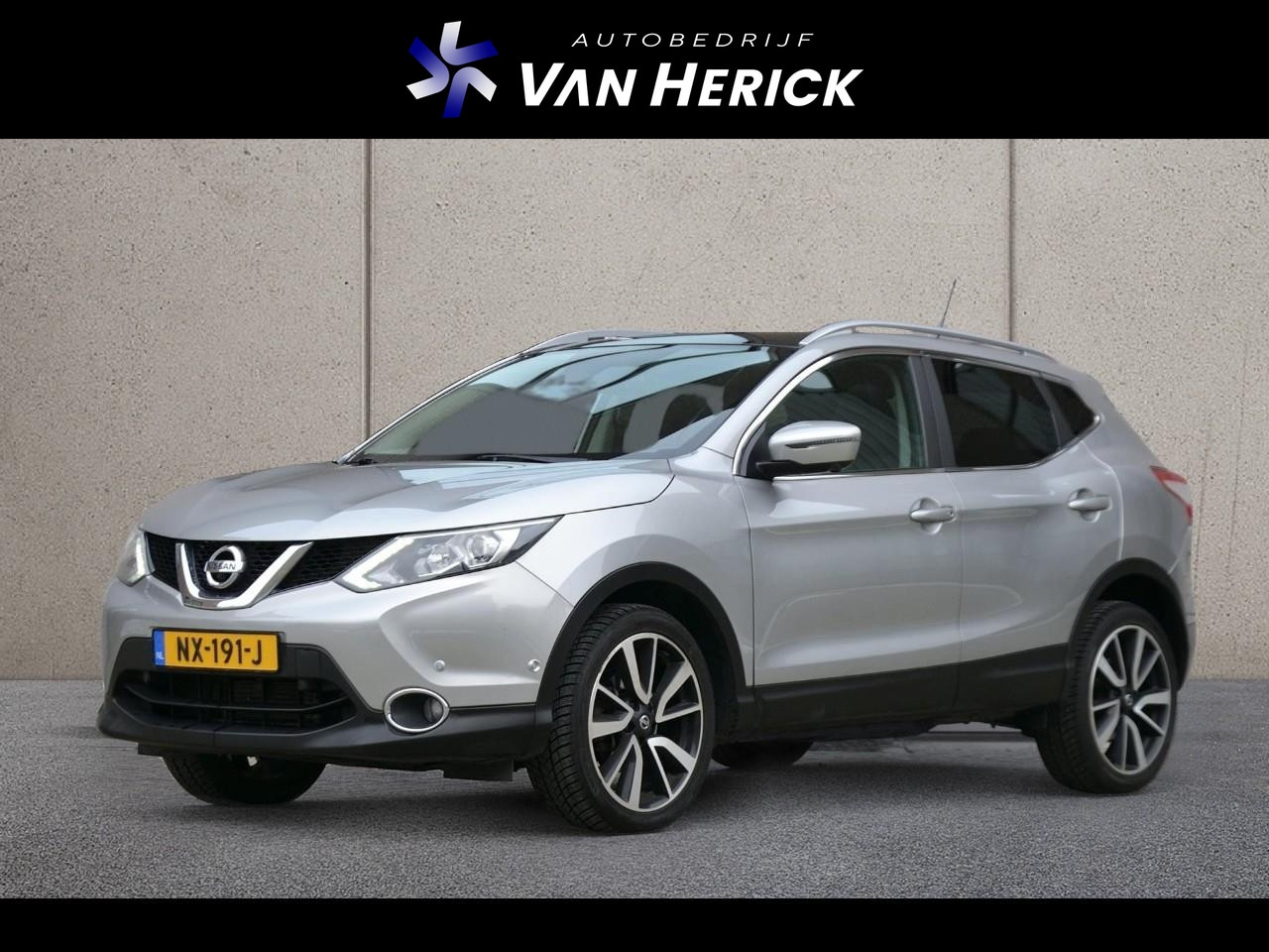 Nissan Qashqai - 1.2 Tekna Automaat | Pano | Trekhaak | Stoelverwarming - AutoWereld.nl