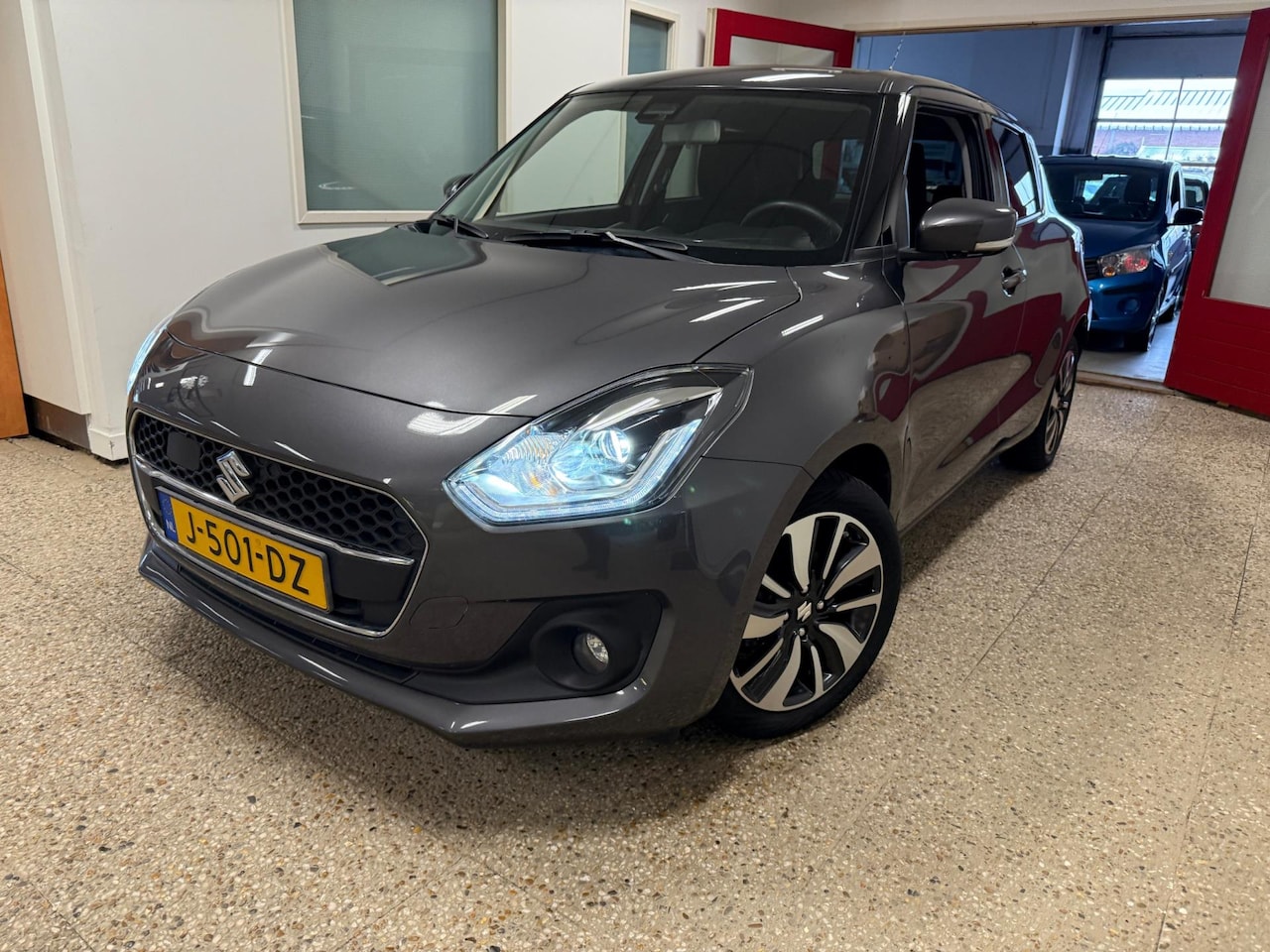 Suzuki Swift - 1.2 Stijl Smart Hybrid | Navi | Carplay | NL - AutoWereld.nl