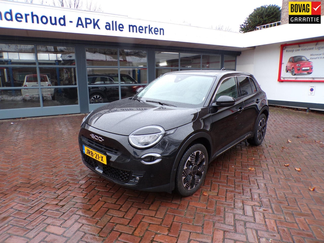Fiat 600 - 1.2 Hybrid La Prima Automaat 18"LMV/Navi./Apple Car Play/Android/Lederen bekleding/Climate - AutoWereld.nl