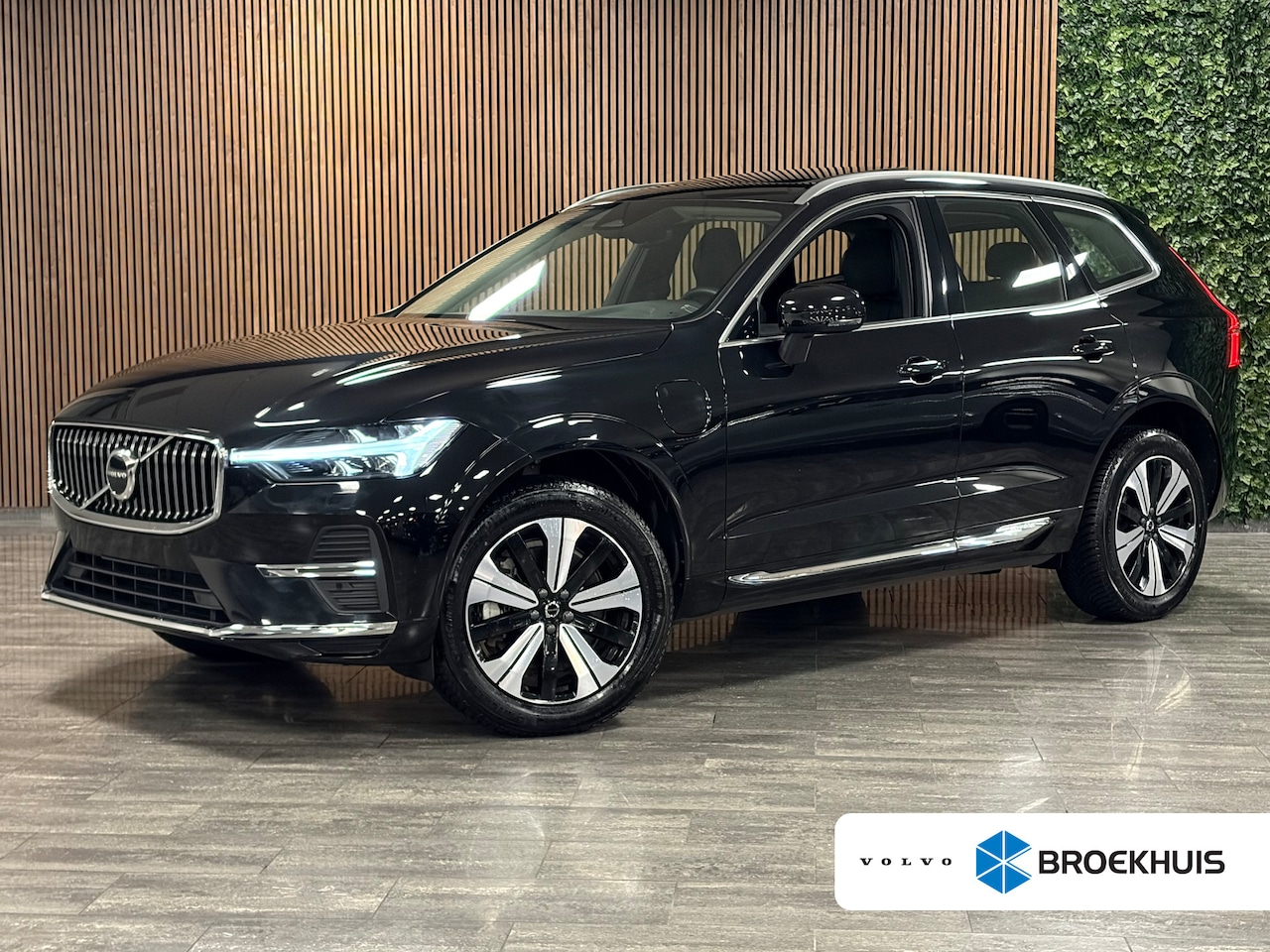 Volvo XC60 - T6 AWD Recharge Plus Bright Trekhaak | All Season banden | Adaptieve Cruise Control | Stan - AutoWereld.nl