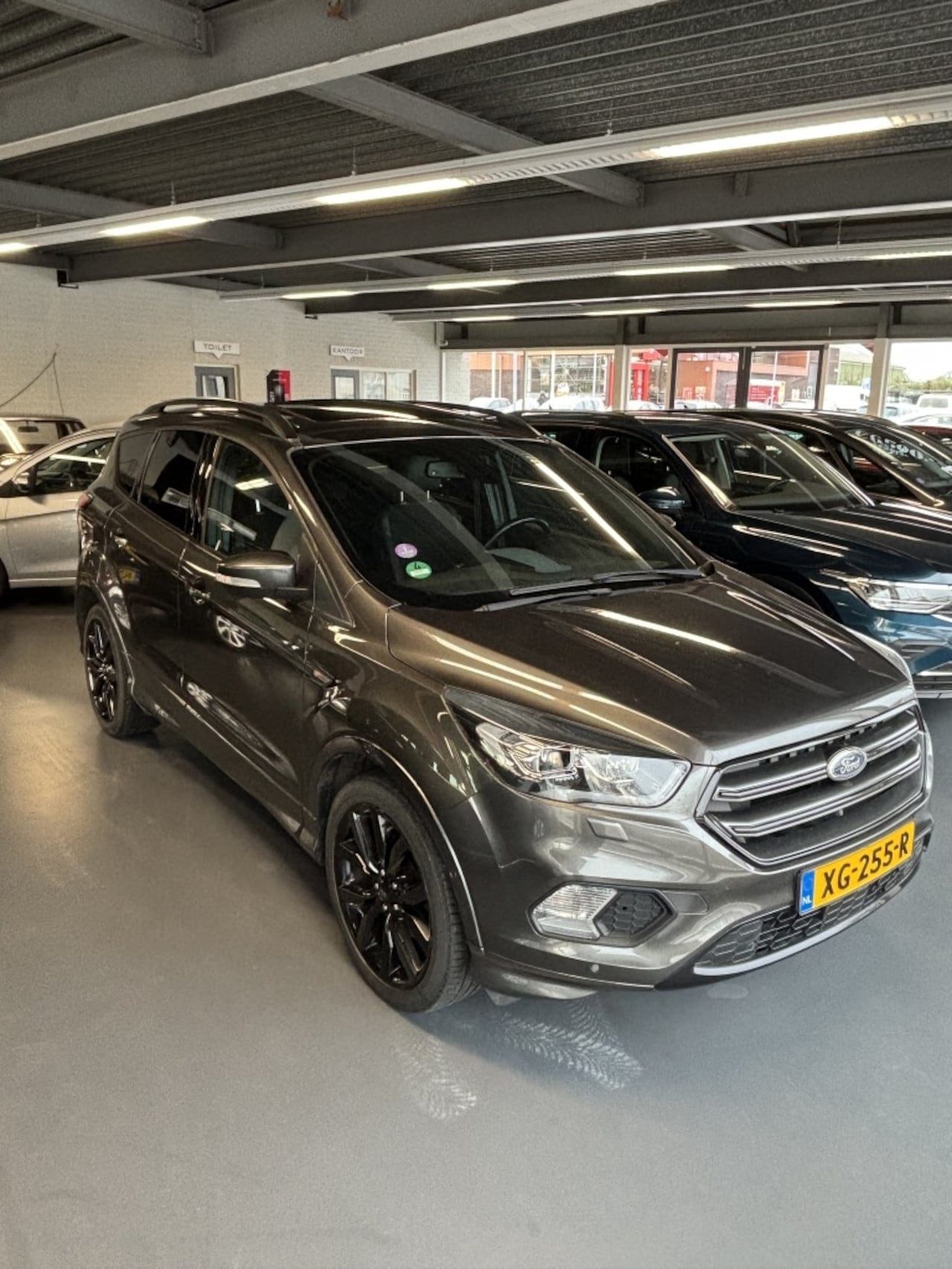 Ford Kuga - 1.5 EcoB. ST Line - AutoWereld.nl