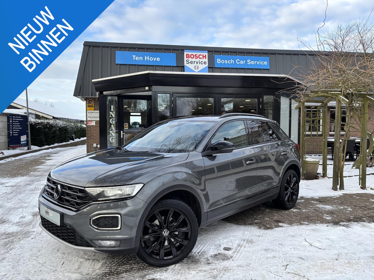 Volkswagen T-Roc - 1.5 TSI DSG Sport Black Style Trekhaak App-connect - AutoWereld.nl