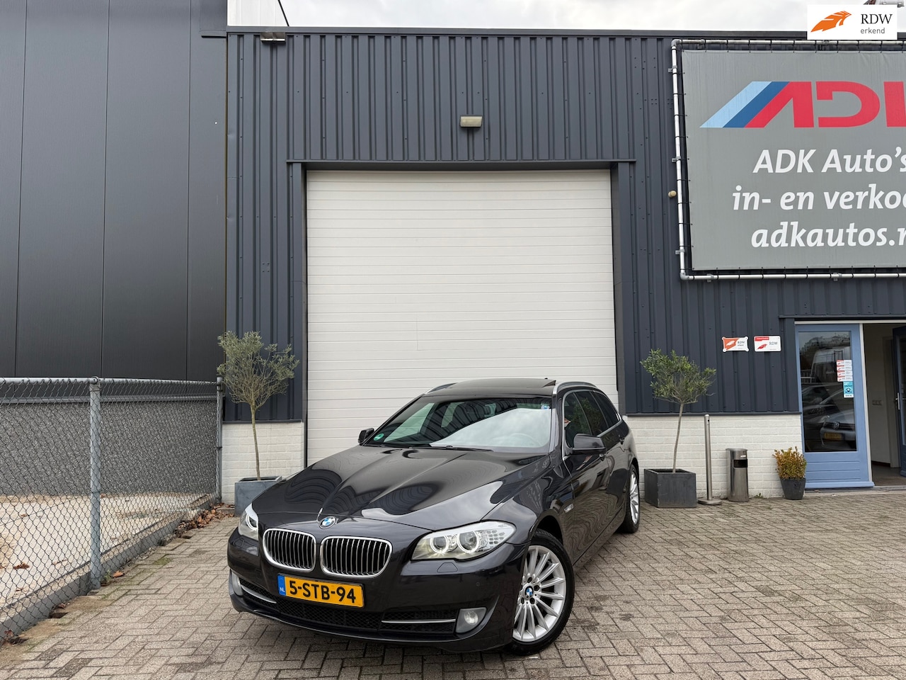 BMW 5-serie Touring - 535xd High Executive PANO/NAVI/TREKHAAK/XENON/LEDER - AutoWereld.nl