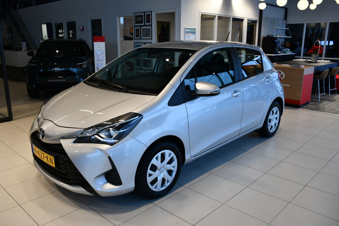 Toyota Yaris - 1.5 VVT-i Active Automaat 112pk | Navigatie | Achteruitrijcamera | Bluetooth | - AutoWereld.nl