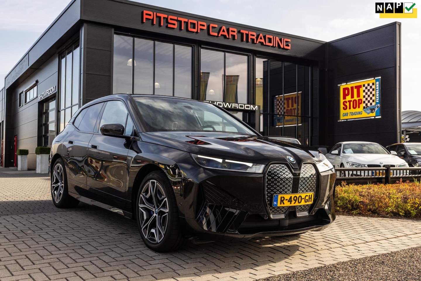 BMW iX - XDrive40 High Executive 77 kWh, Sky Lounge, Trekhaak, Nieuwstaat! - AutoWereld.nl