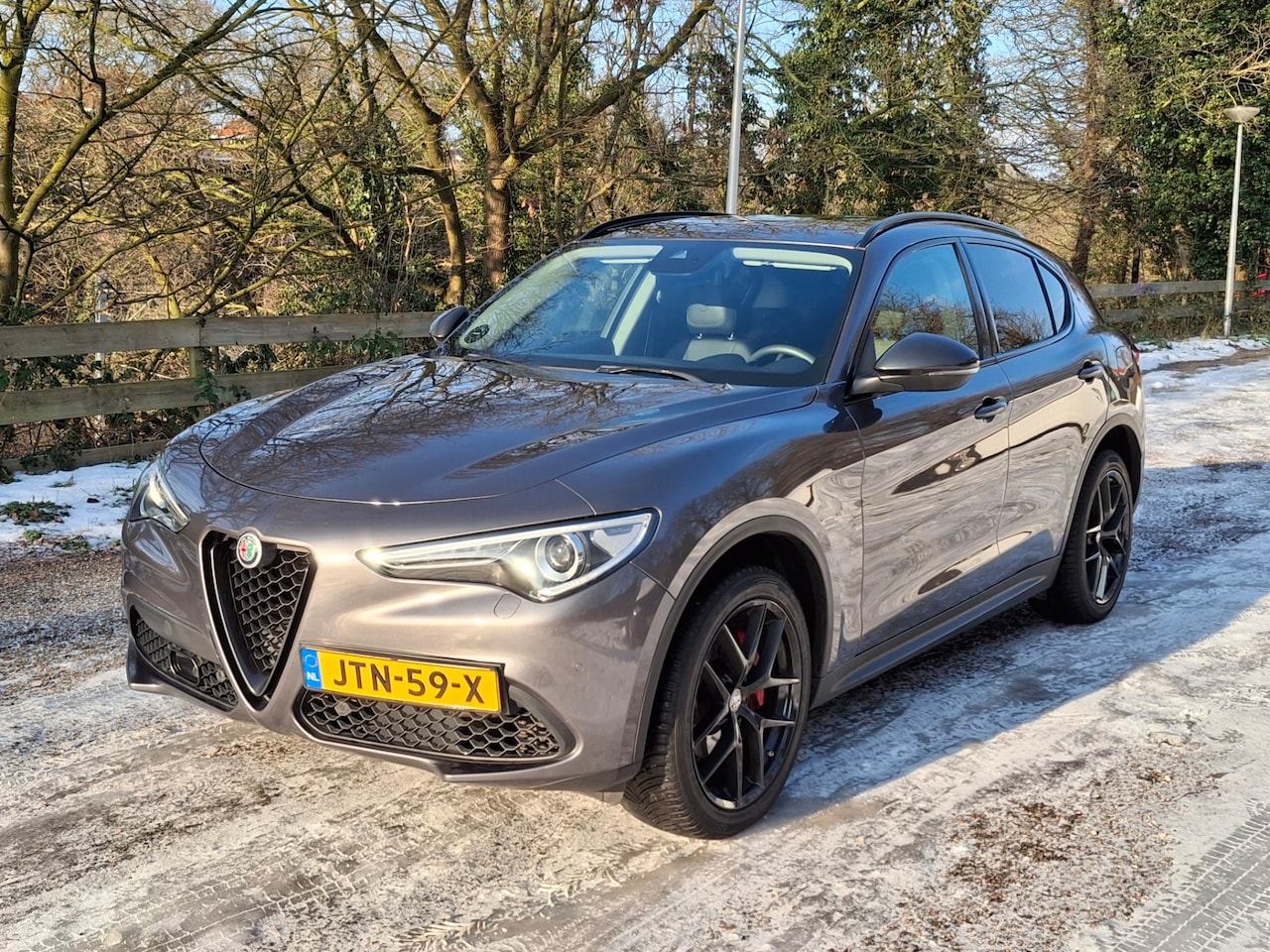 Alfa Romeo Stelvio - 2.0 T 280PK AWD B-Tech Pano/Keyless/Carplay - AutoWereld.nl