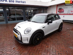 MINI Mini-Electric - Classic 33 kWh Navi./Apple Car Play/17"LMV/Lederen bekl./Climate Control/Cruise Control
