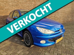 Peugeot 206 - 1.4 Génération 5 deurs trekhaak airco cruise APK 2026