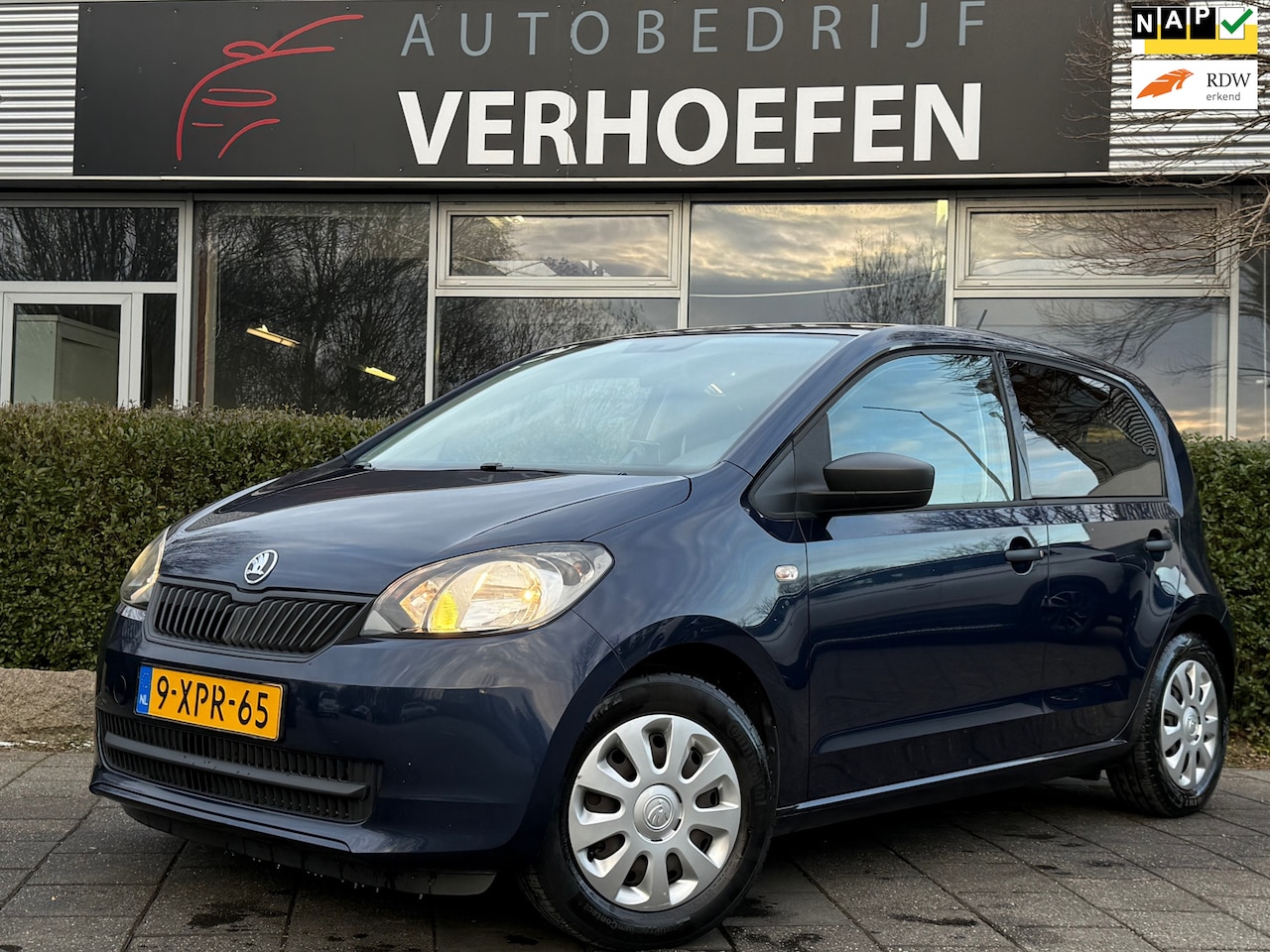 Skoda Citigo - 1.0 Greentech Active Pro - NAVIGATIE - AIRCO - 5 DEURS - VOLLEDIG ONDERHOUDEN - NAP ! - AutoWereld.nl