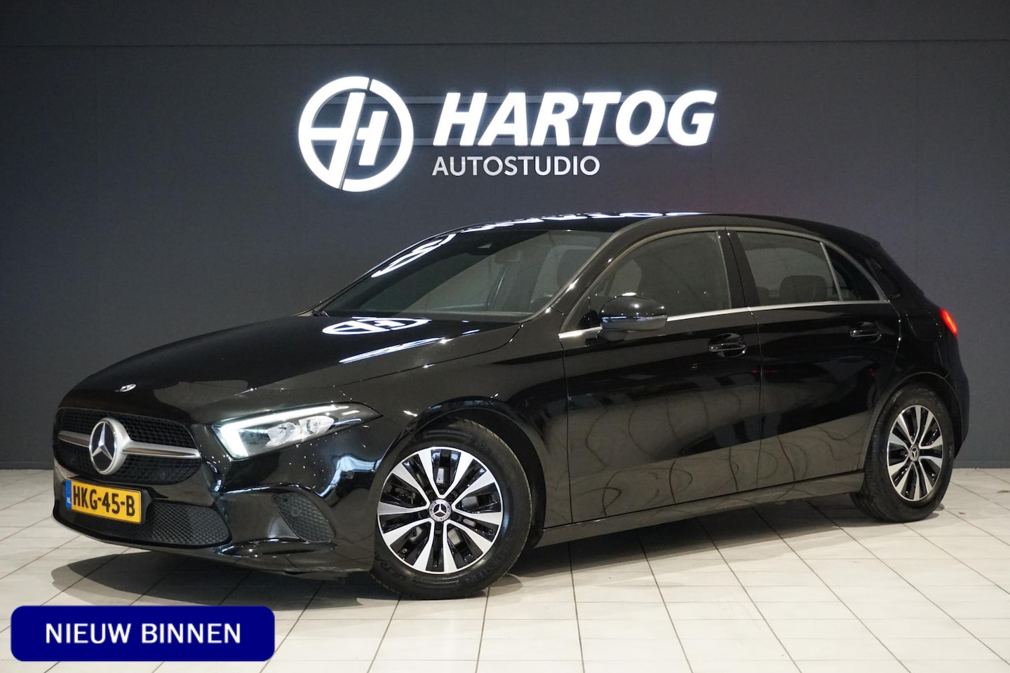Mercedes-Benz A-klasse - 180 136PK + WIDE SCREEN / CAMERA / STOELVERWARMING / - AutoWereld.nl