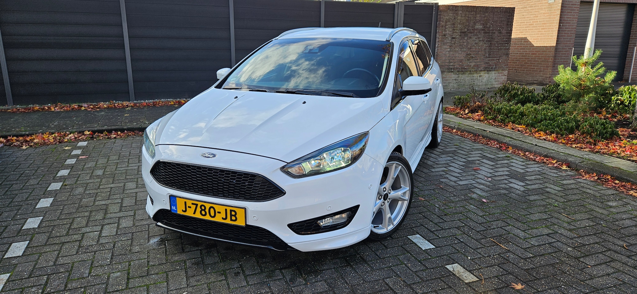 Ford Focus Wagon - 1.0 ST-Line - AutoWereld.nl