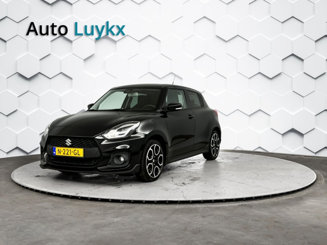 Suzuki Swift - 1.4 Sport Smart Hybrid | Nederlandse Auto | Sportstoelen | Dubbele Uitlaat - AutoWereld.nl