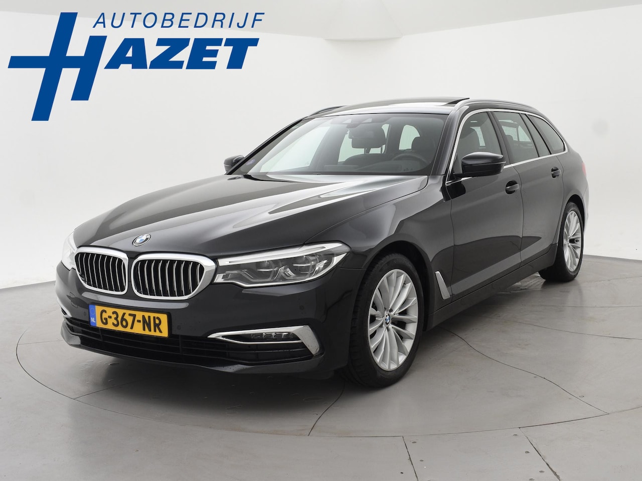 BMW 5-serie Touring - 520i HE LUXURY + PANORAMA | HEAD-UP | LIVE COCKPIT | 1e EIGENAAR | SFEERVERLICHTING | LEDE - AutoWereld.nl