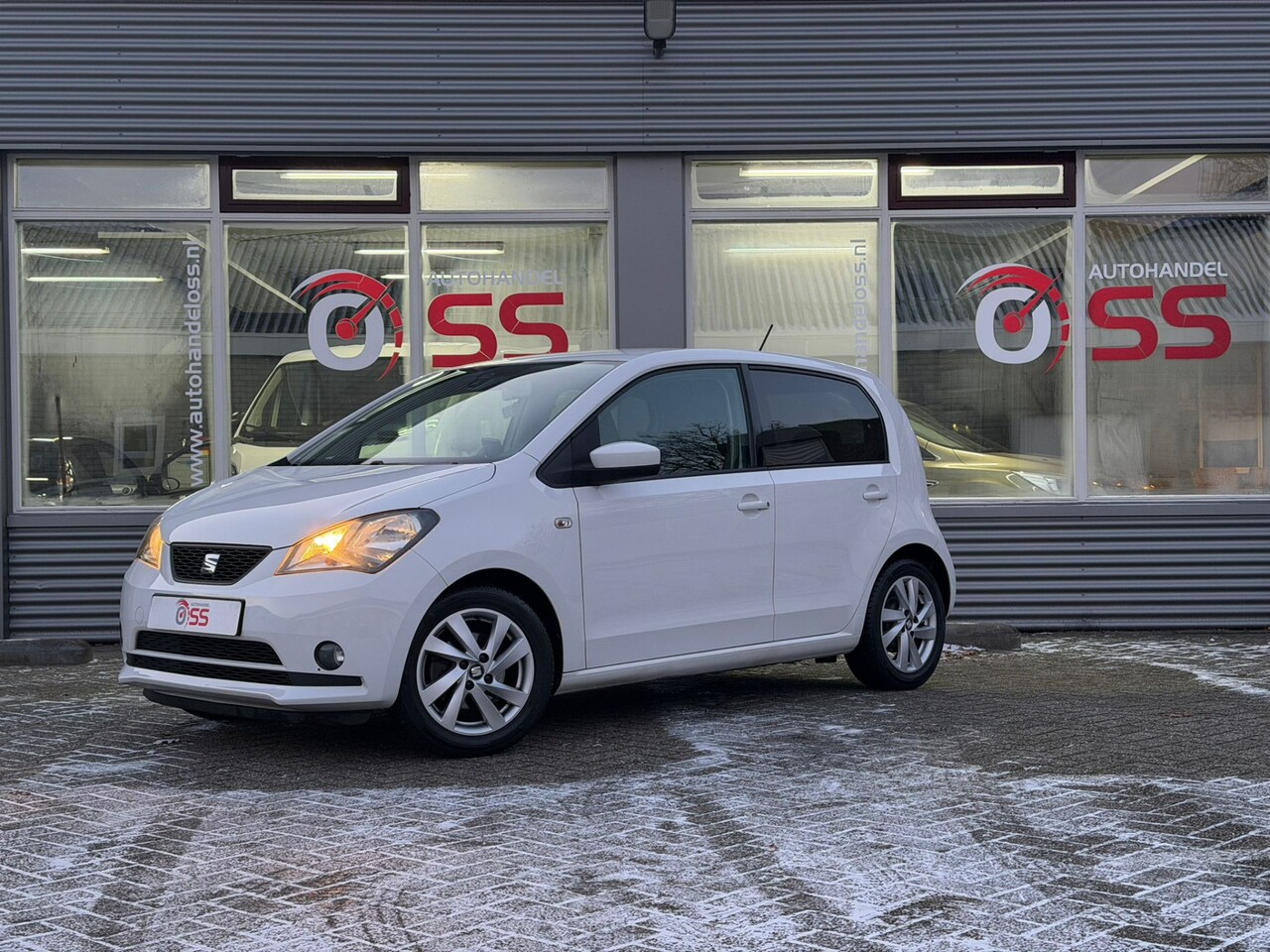 SEAT Mii - 1.0 Sport Connect AIRCO NAVI PARKSENSOR CRUISE LMV - AutoWereld.nl