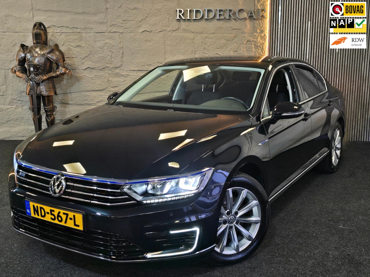 Volkswagen Passat - 1.4 TSI GTE Connected Series|GARANTIE|NAP|TREKHAAK|2E EIG|CRUISE|NAVI - AutoWereld.nl