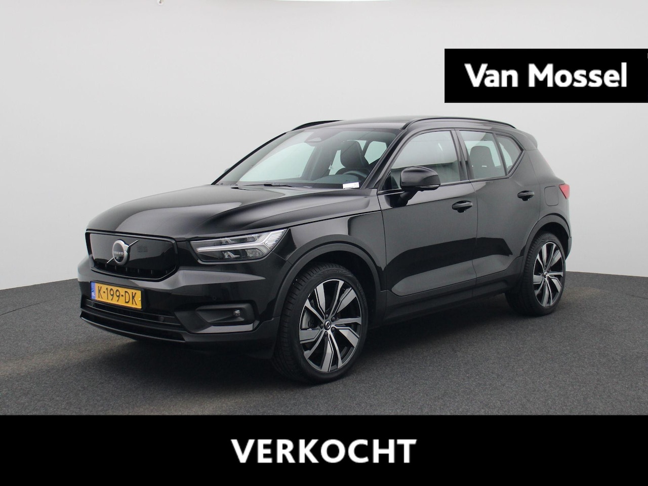 Volvo XC40 - Recharge P8 AWD R-Design | 1e-Eig. | Panoramadak | Harman Kardon | Stoel+ Stuurverwarming - AutoWereld.nl