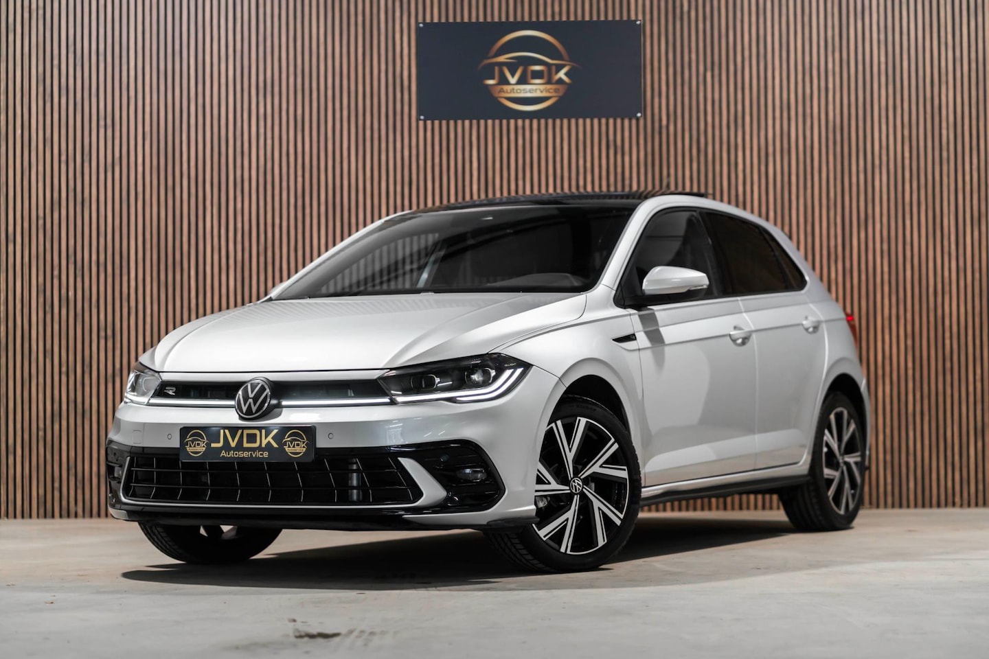 Volkswagen Polo - 1.0 TSI R-Line DSG PANO IQ CAMERA - AutoWereld.nl