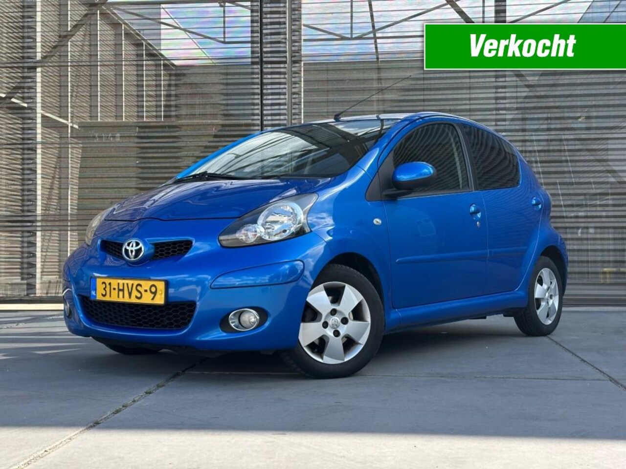 Toyota Aygo - 1.0-12V DYNAMIC BLUE AIRCO/LM VELGEN !! - AutoWereld.nl