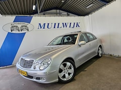 Mercedes-Benz E-klasse - E-Klasse 200K Elegance / Trekhaak / Schuifdak / Youngtimer