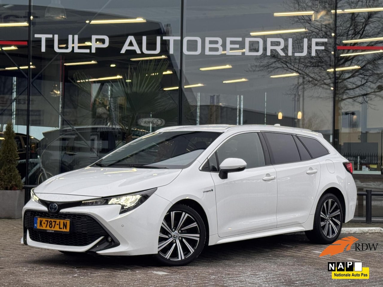 Toyota Corolla Touring Sports - 1.8 Hybrid Business Camera PDC - AutoWereld.nl