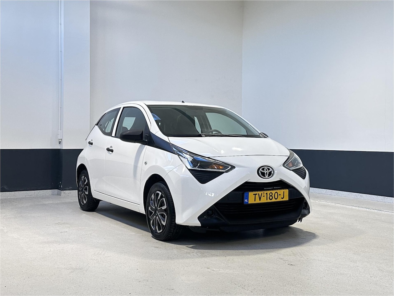 Toyota Aygo - 1.0 VVT-i x-fun| NL| 1 Eig | Airco| C.V | Bluetooth | - AutoWereld.nl