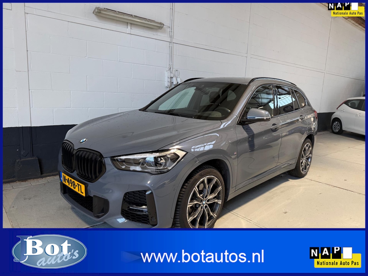 BMW X1 - SDrive20i Business Edition / M-Sport / 178 PK / AUTOMAAT / NAVIGATIE / 1E EIGENAAR / NL-AU - AutoWereld.nl