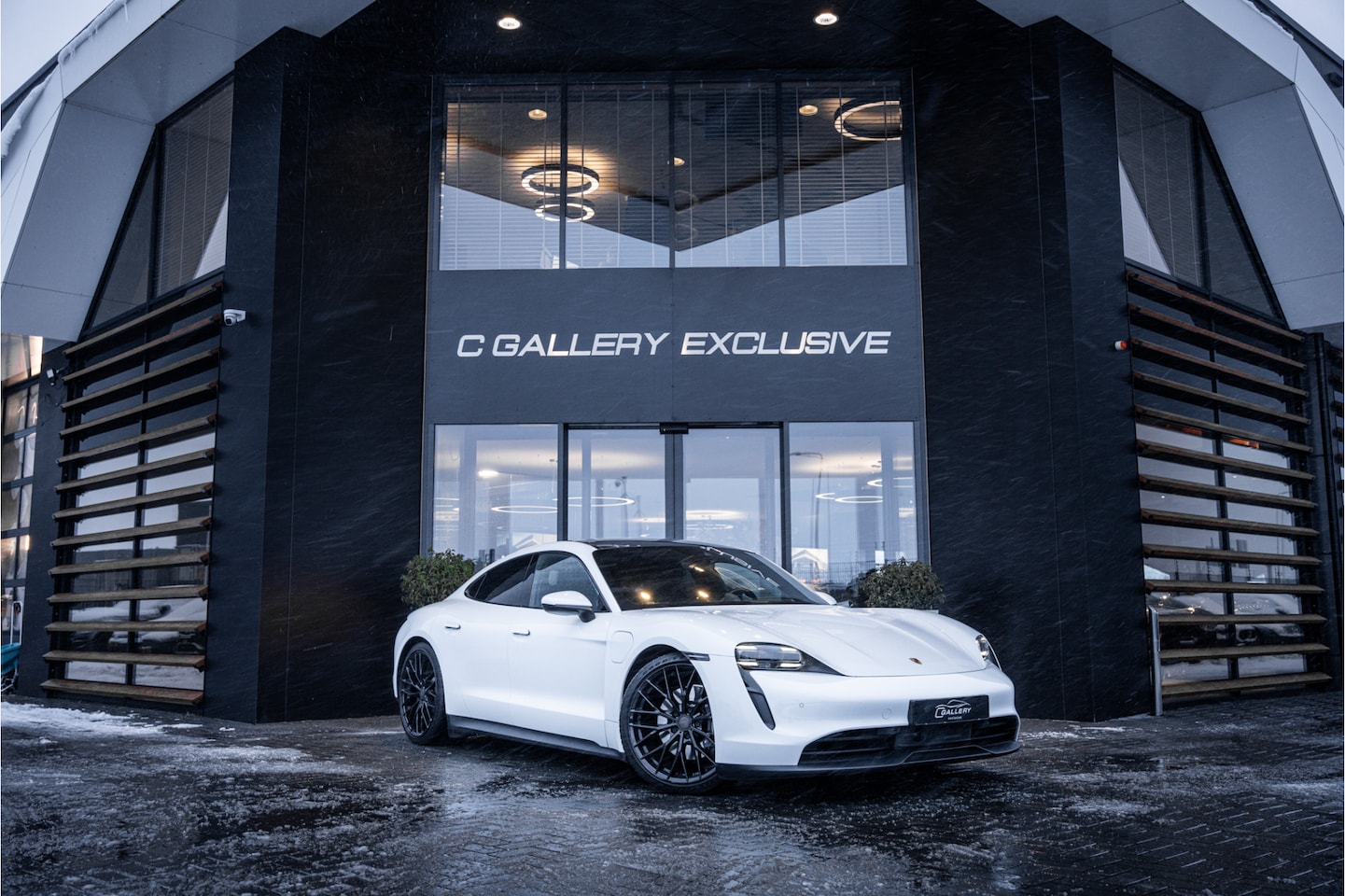 Porsche Taycan - Performance 84 kWh - Origineel NL | Panorama | Sport Chrono + | Bose | Memory | Lift - AutoWereld.nl