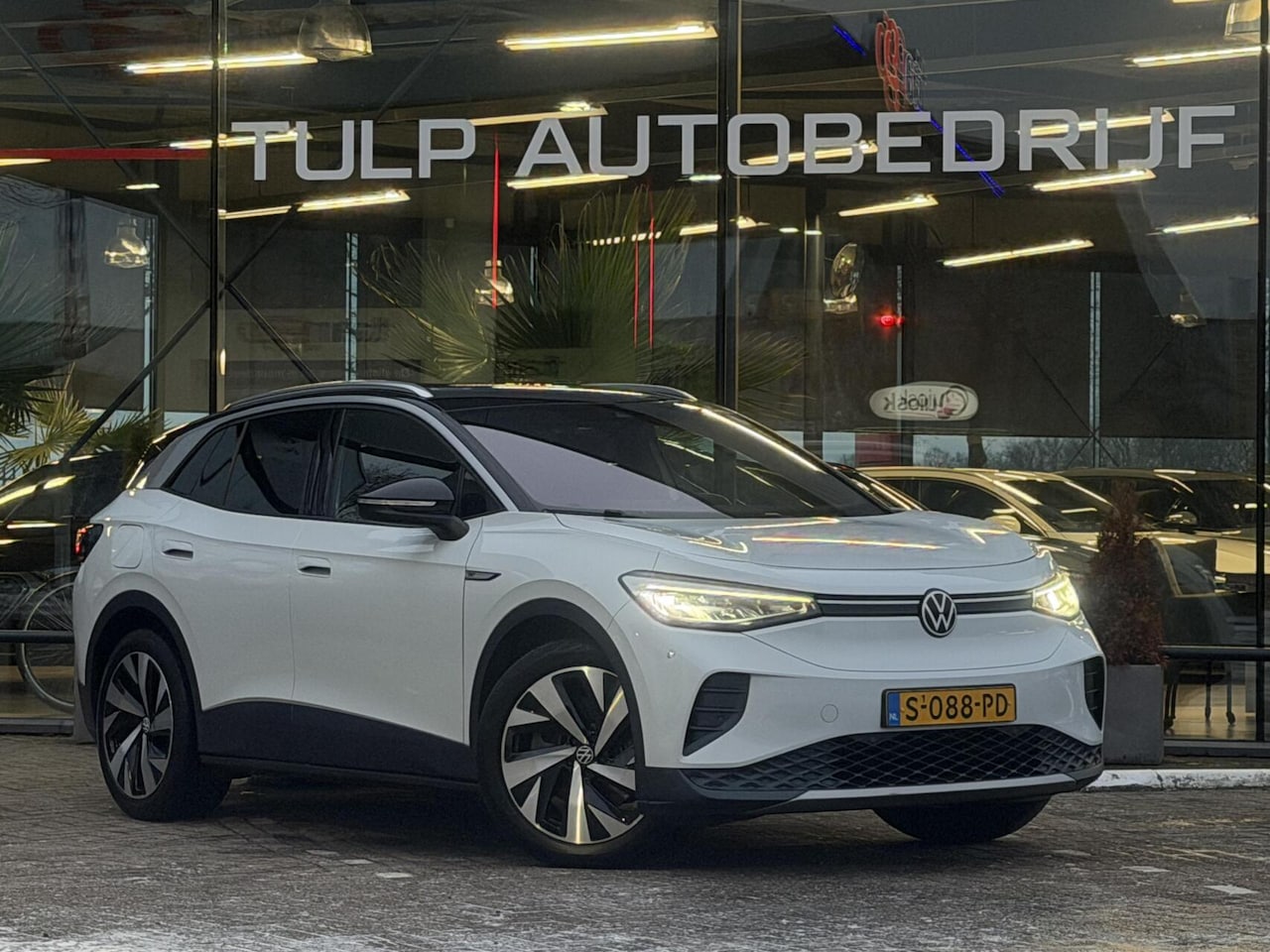 Volkswagen ID.4 - First 77 kWh 2020 Leder/Stof Btw auto - AutoWereld.nl