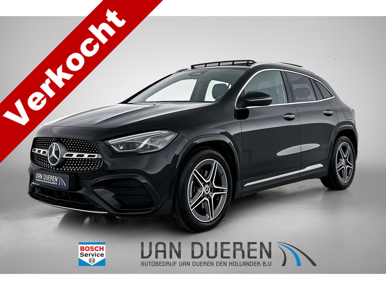 Mercedes-Benz GLA-Klasse - 180 AMG Line Pano, Trekhaak, Sfeerverlichting - AutoWereld.nl
