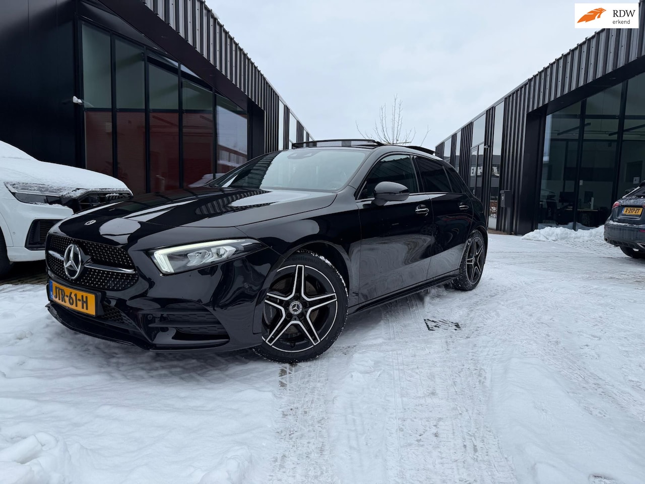 Mercedes-Benz A-klasse - 180 AMG Automaat Pano Sfeer Keyless - AutoWereld.nl