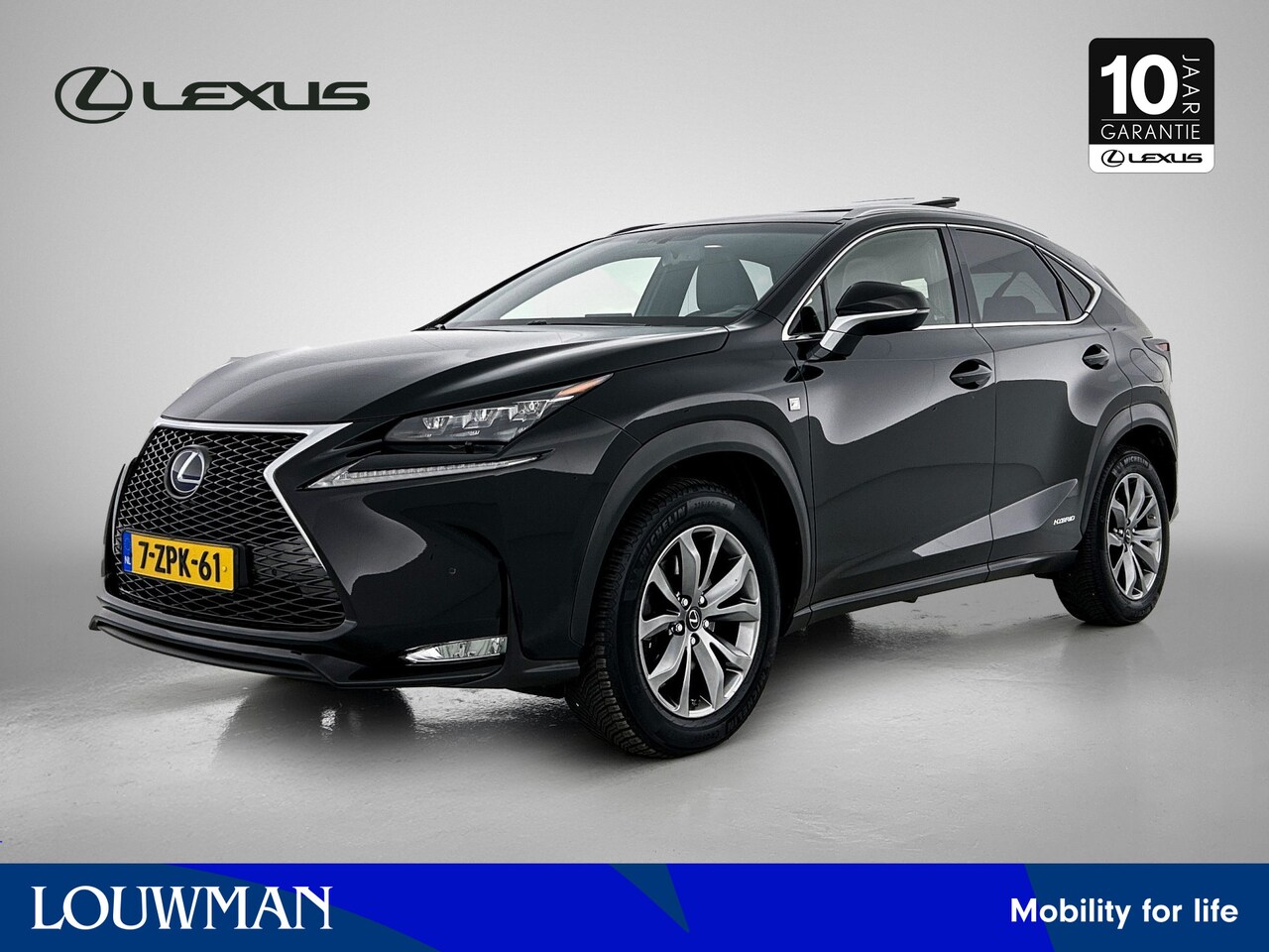 Lexus NX - 300h AWD F Sport Line | Schuifkanteldak | Trekhaak afneembaar | 1500 kg trekgewicht | - AutoWereld.nl