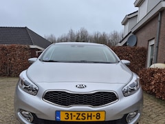 Kia Cee'd - 1.6 GDI Super Pack Fabrieksnieuwe motor + koppeling, nieuwe APK, Keyless, Afneembare trekhaak