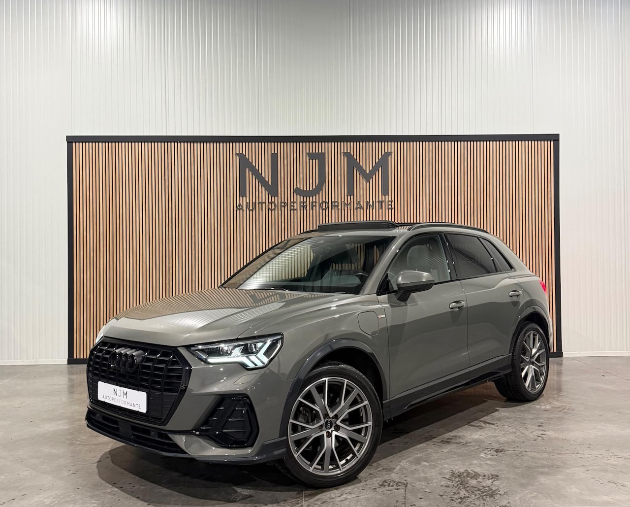 Audi Q3 - 45 TFSIe S-Line|Pano|360|Keyless|Matrix - AutoWereld.nl