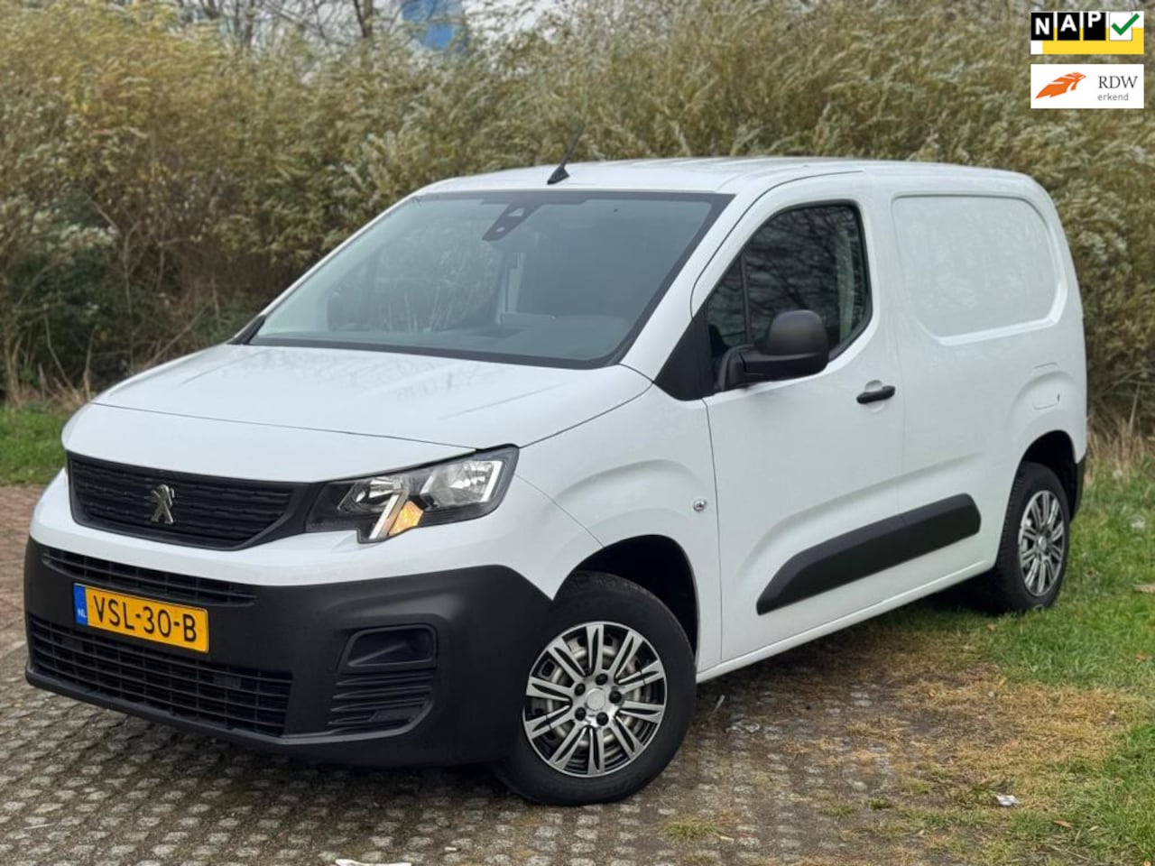 Peugeot Partner - 1.5 BlueHDi 100 S&S L1 AIRCO / PDC / NAVI - AutoWereld.nl