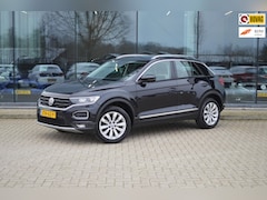 Volkswagen T-Roc - 1.5 TSI Style | Trekhaak | Digi. dash | Camera | Stoel- Stuurwielverwarming | Carplay