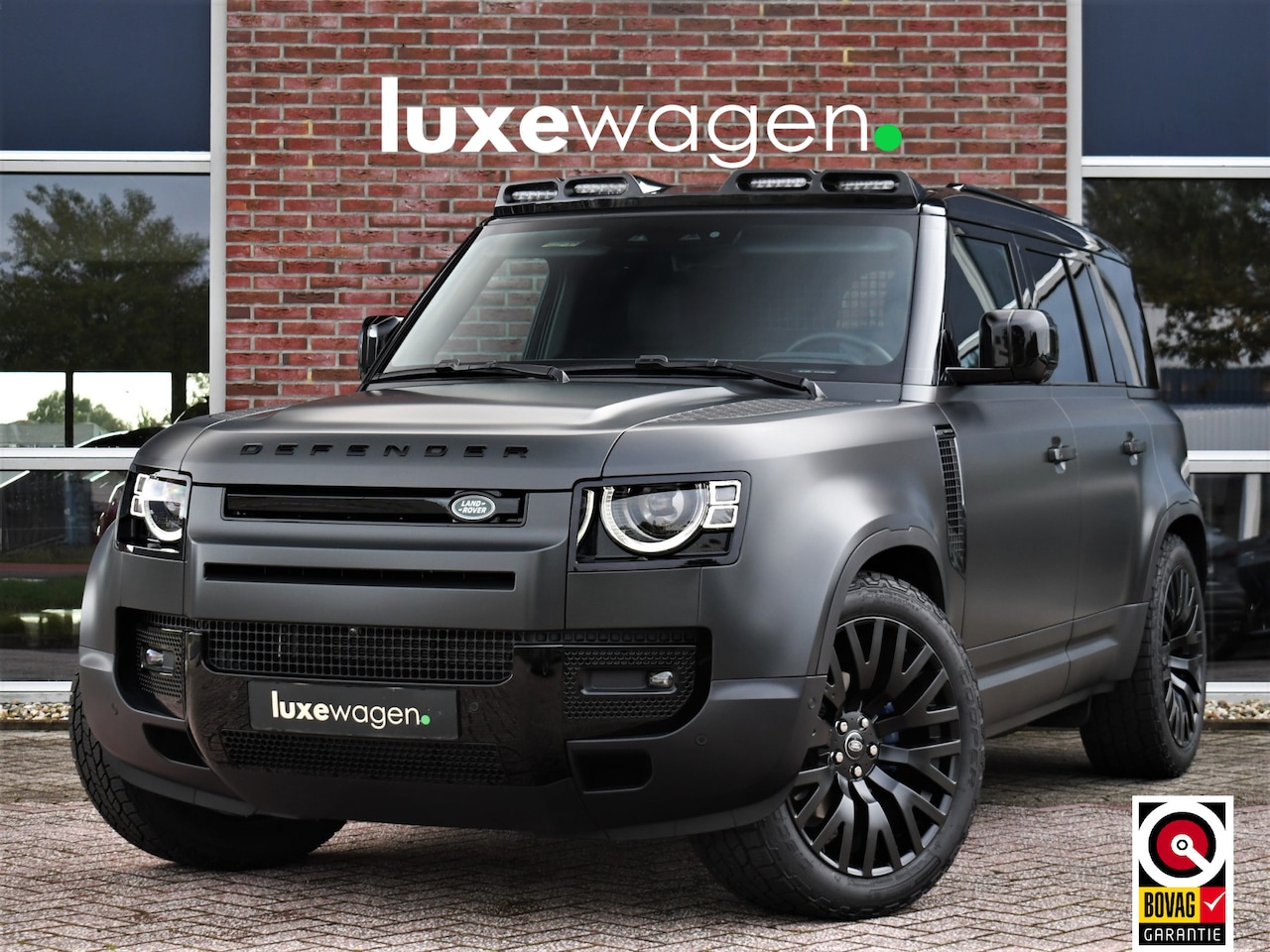 Land Rover Defender 110 - 3.0 D250 Rock-X Luchtv 22-Kahn Trekh Meridian El-stoel 360 - AutoWereld.nl